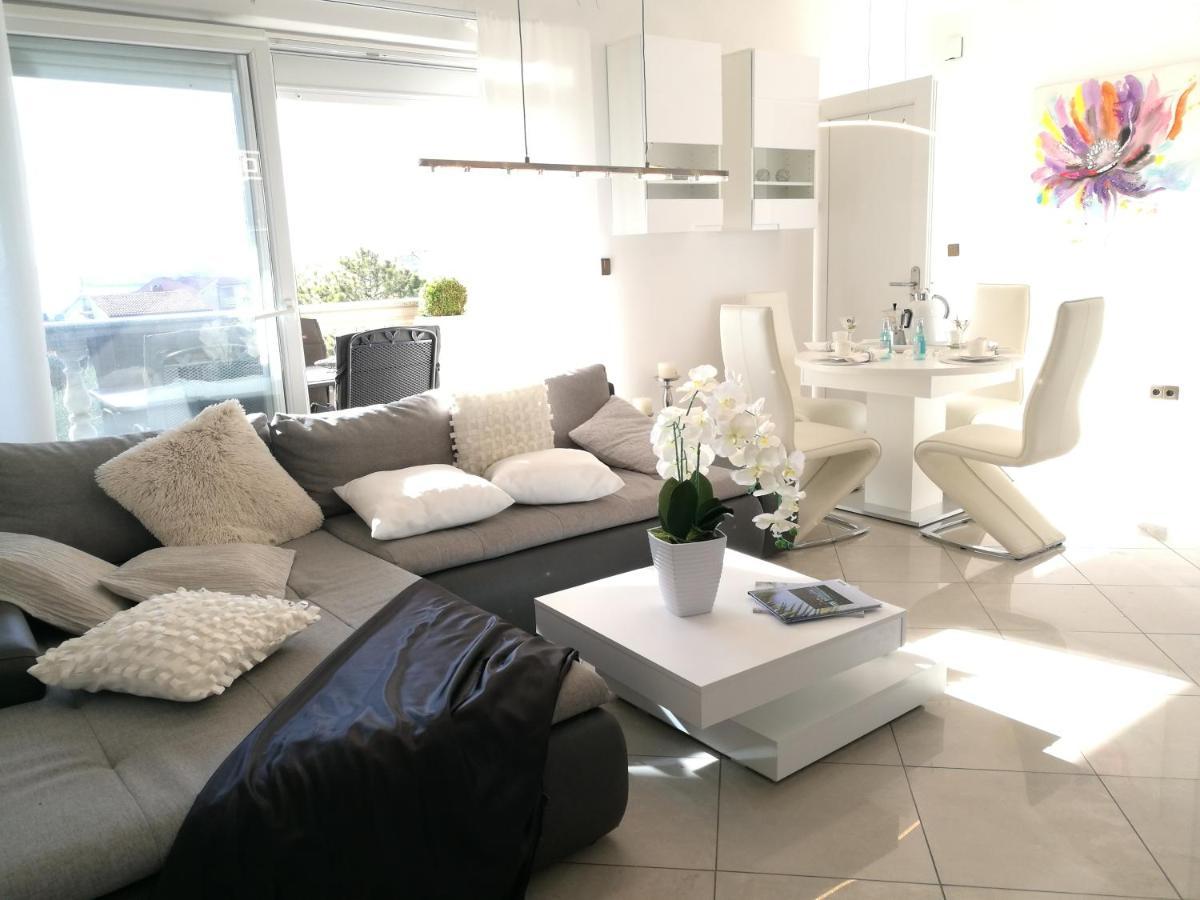 Villa Meli - Apartments Mit Meerblick Medulin Zewnętrze zdjęcie