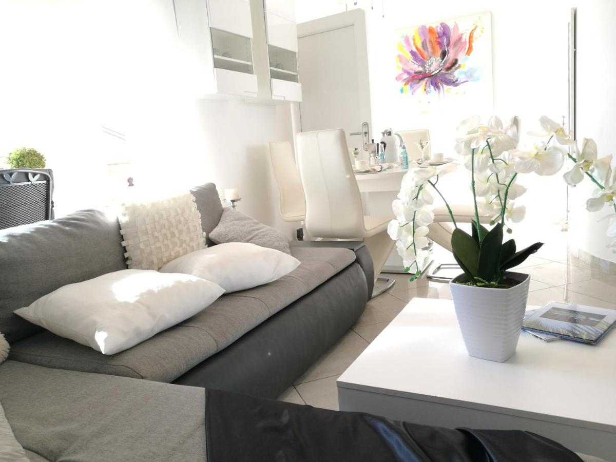 Villa Meli - Apartments Mit Meerblick Medulin Zewnętrze zdjęcie