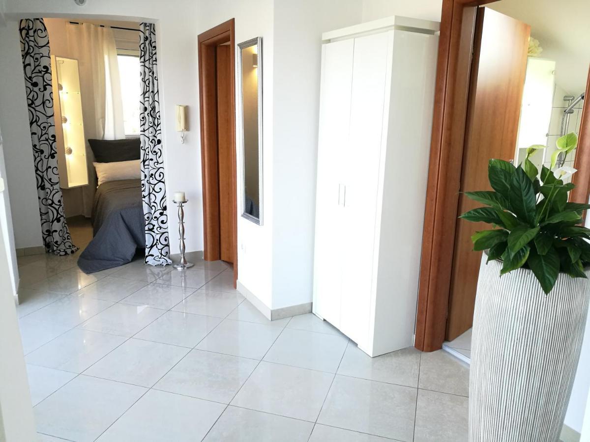 Villa Meli - Apartments Mit Meerblick Medulin Zewnętrze zdjęcie