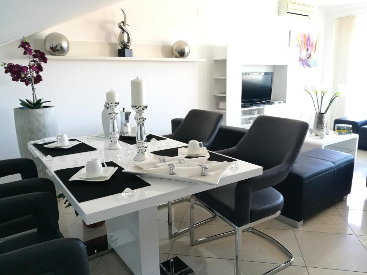 Villa Meli - Apartments Mit Meerblick Medulin Zewnętrze zdjęcie