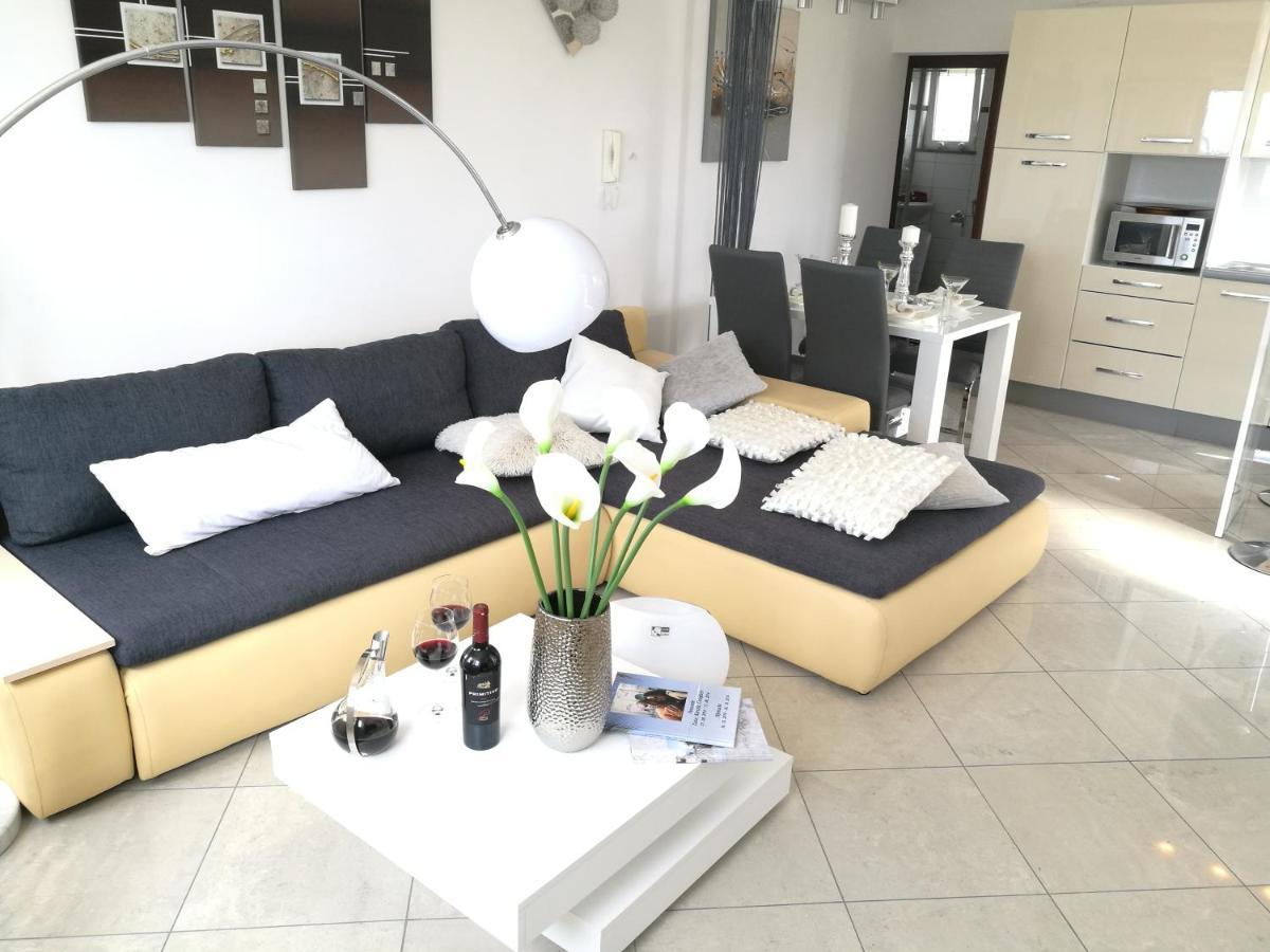 Villa Meli - Apartments Mit Meerblick Medulin Zewnętrze zdjęcie