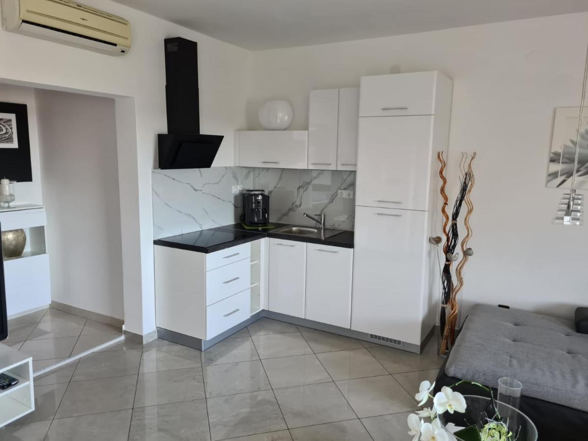 Villa Meli - Apartments Mit Meerblick Medulin Zewnętrze zdjęcie