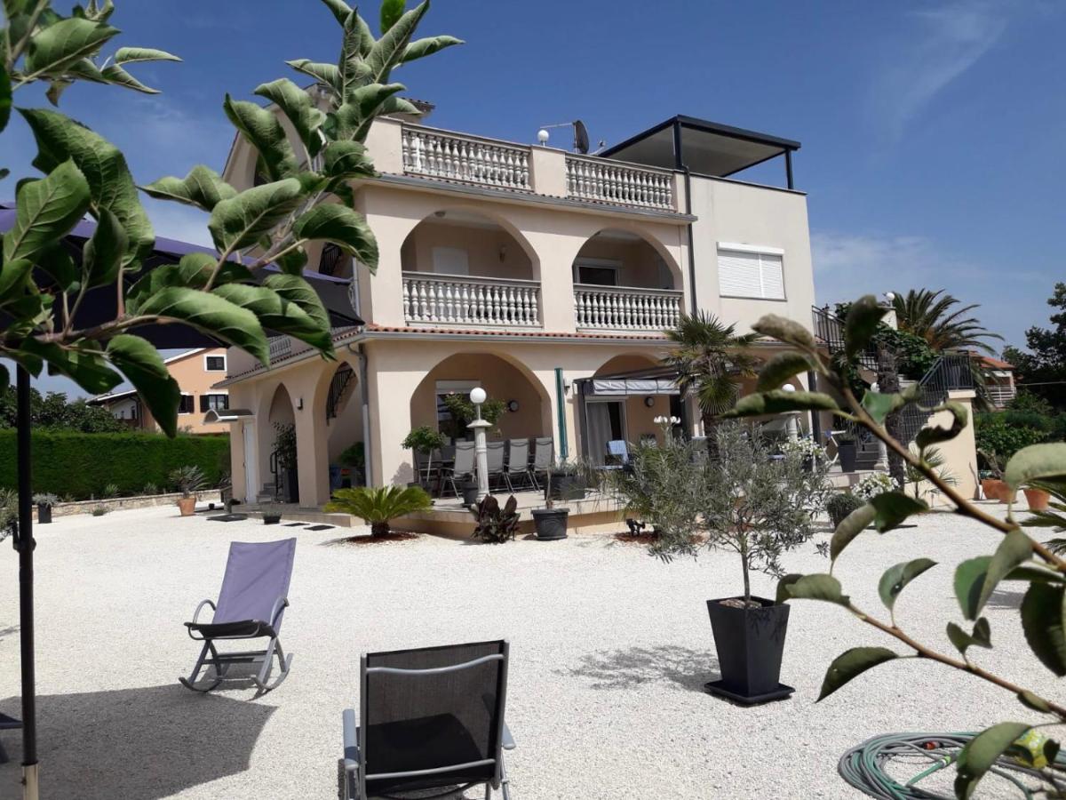 Villa Meli - Apartments Mit Meerblick Medulin Zewnętrze zdjęcie