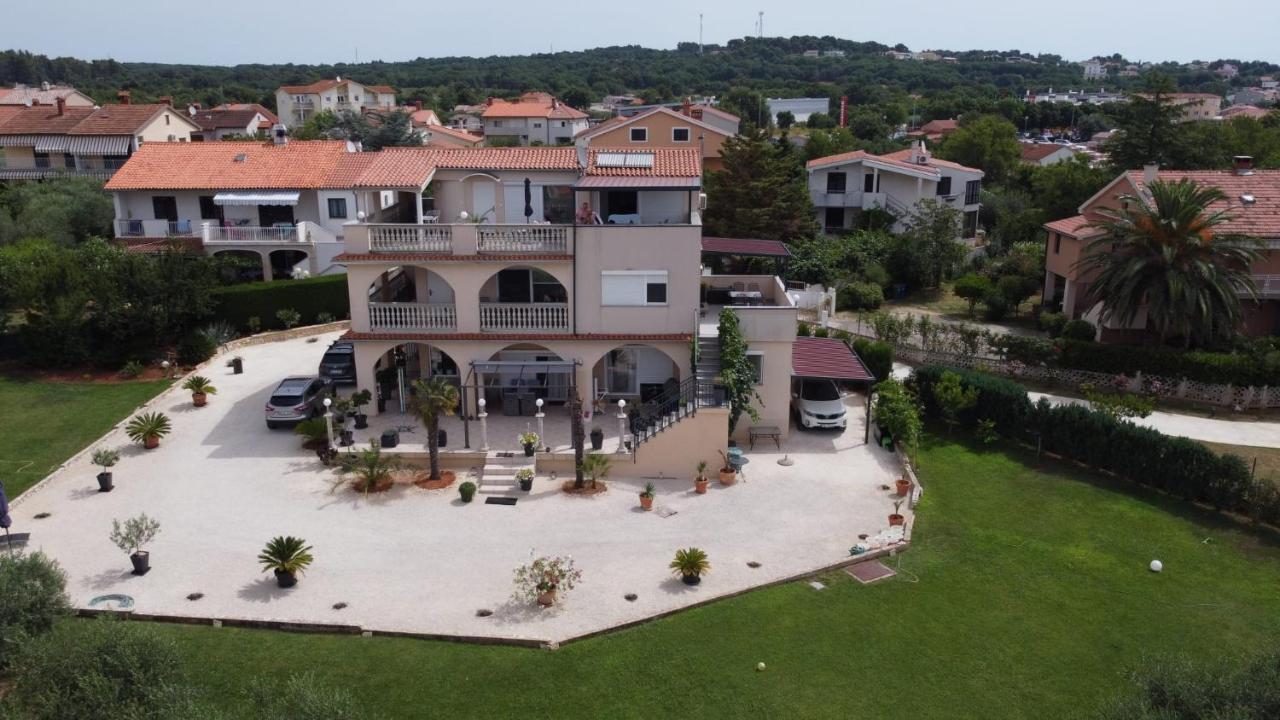 Villa Meli - Apartments Mit Meerblick Medulin Zewnętrze zdjęcie