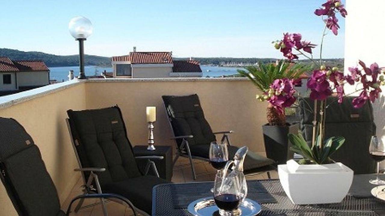 Villa Meli - Apartments Mit Meerblick Medulin Zewnętrze zdjęcie